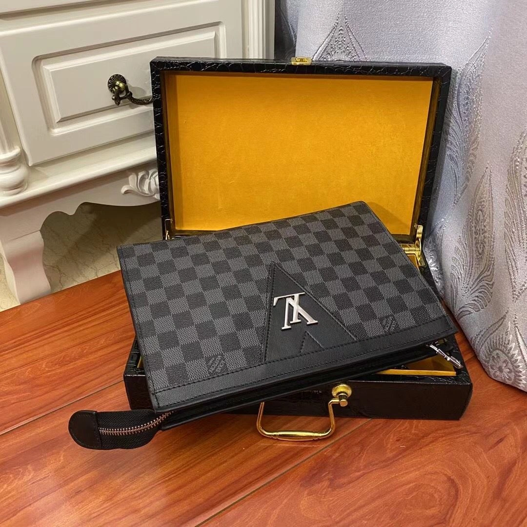 Mens Louis Vuitton Clutch Bags Casual 92713
