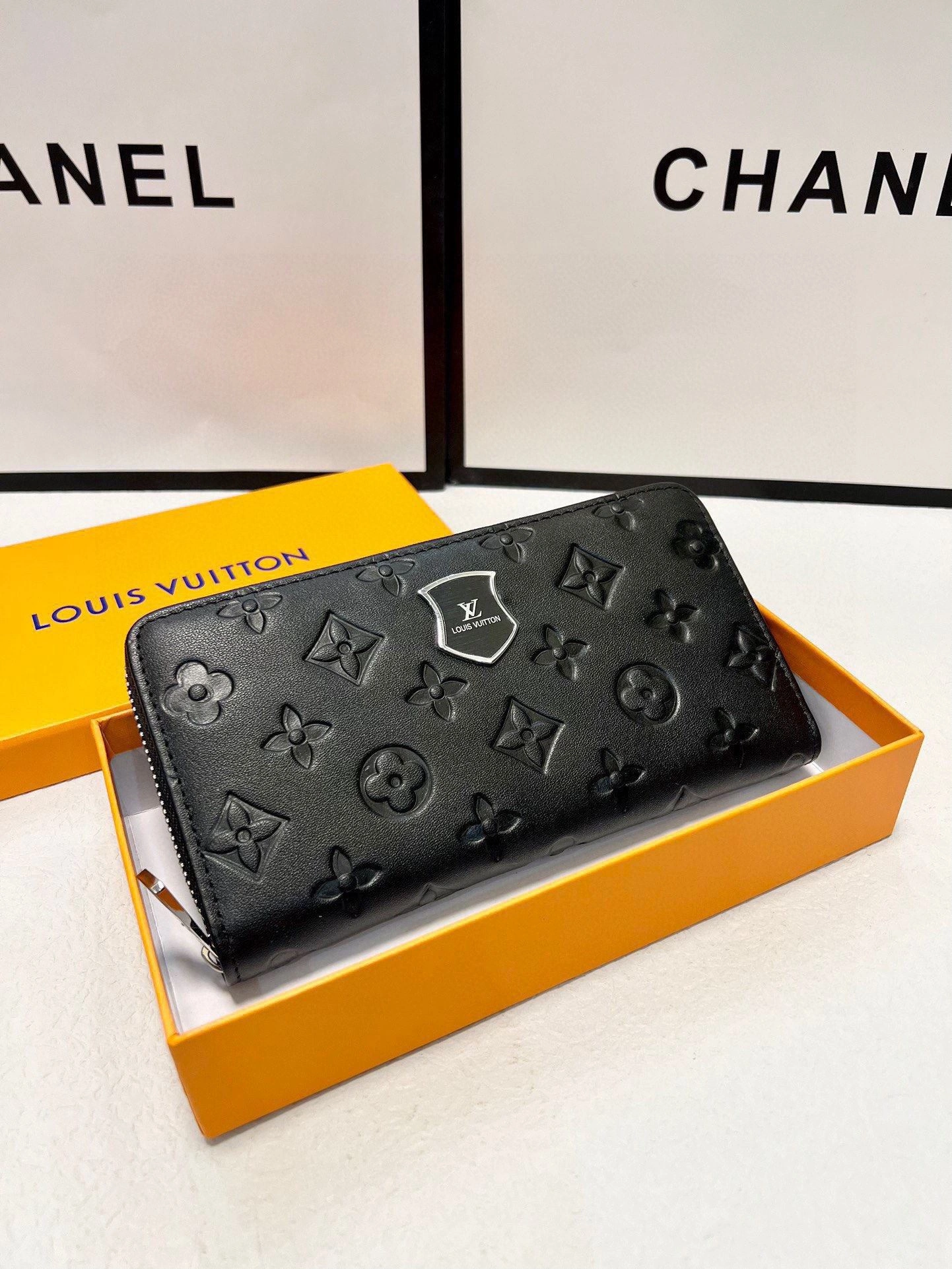 Mens Louis Vuitton Clutch Bags Elegant 92716