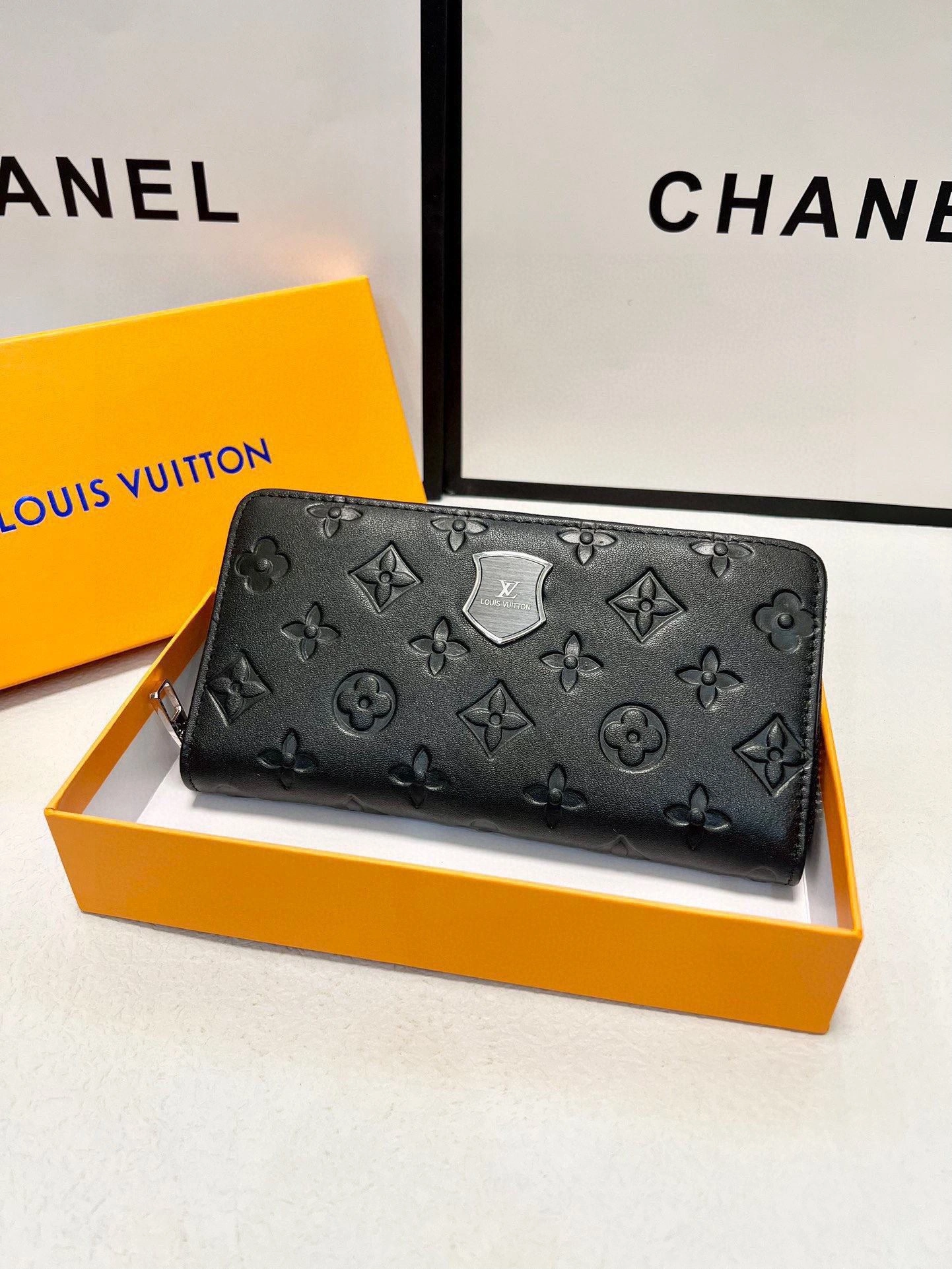 Mens Louis Vuitton Clutch Bags Elegant 92716