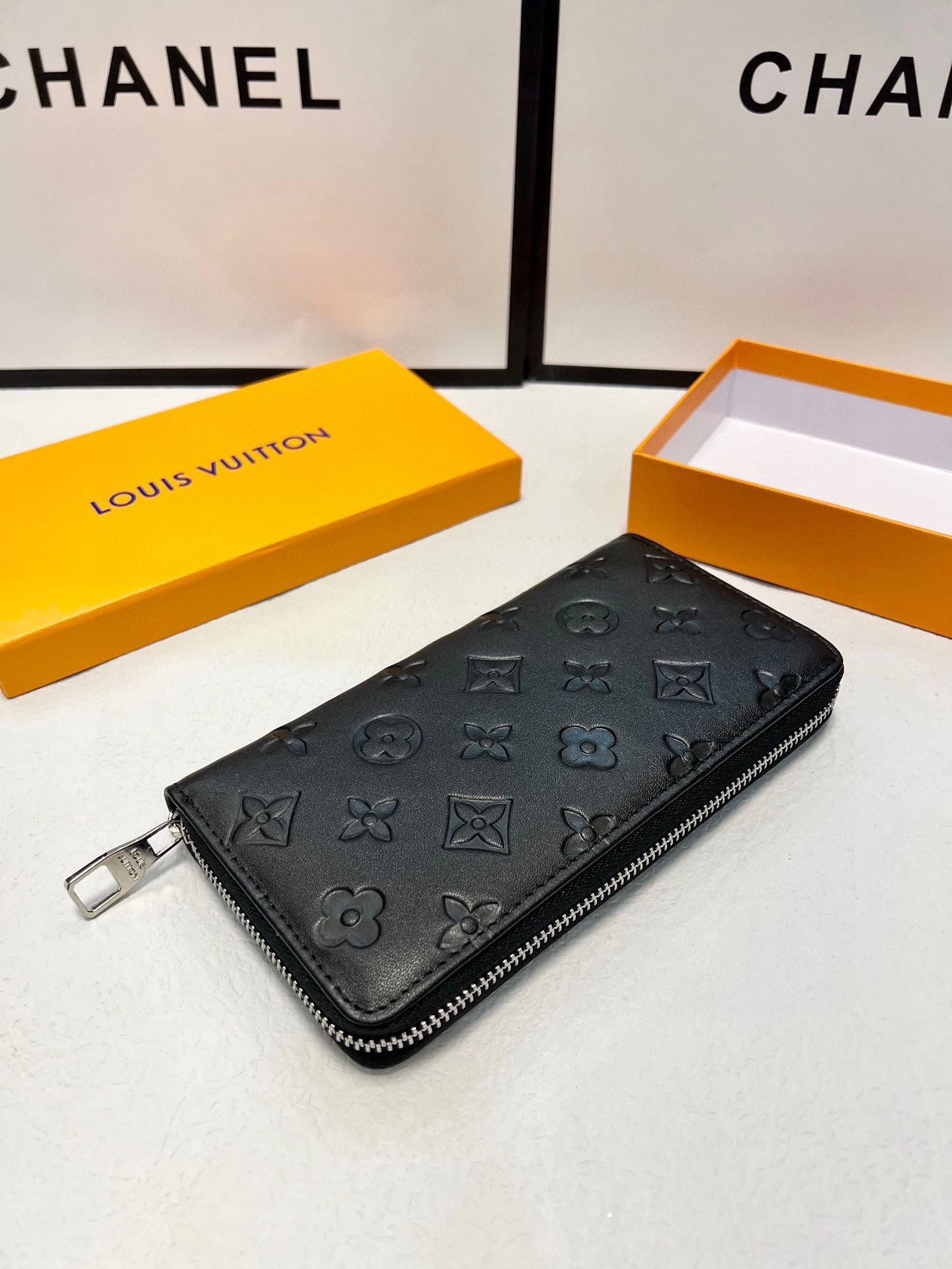 Mens Louis Vuitton Clutch Bags Elegant 92716