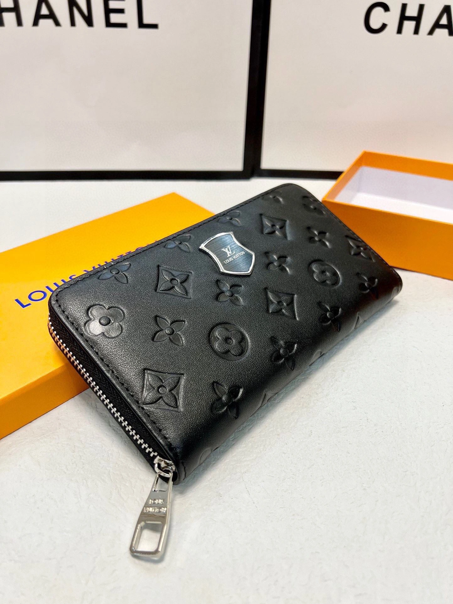 Mens Louis Vuitton Clutch Bags Elegant 92716