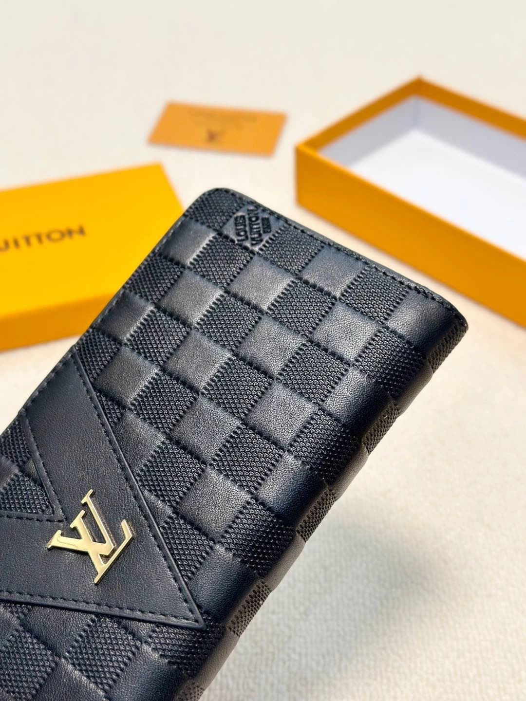 Mens Louis Vuitton Clutch Bags Classic 92704