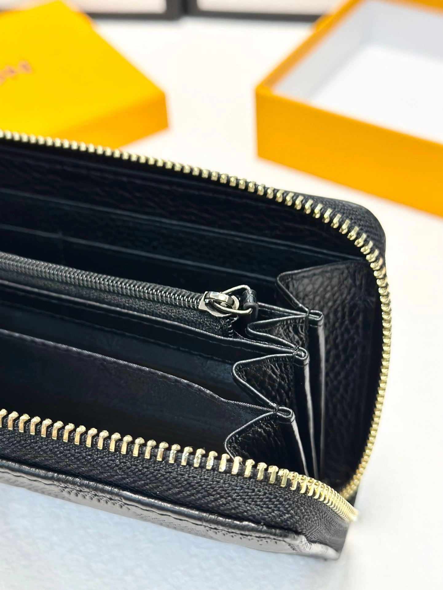 StreetReady Mens Louis Vuitton Clutch Bags 92722