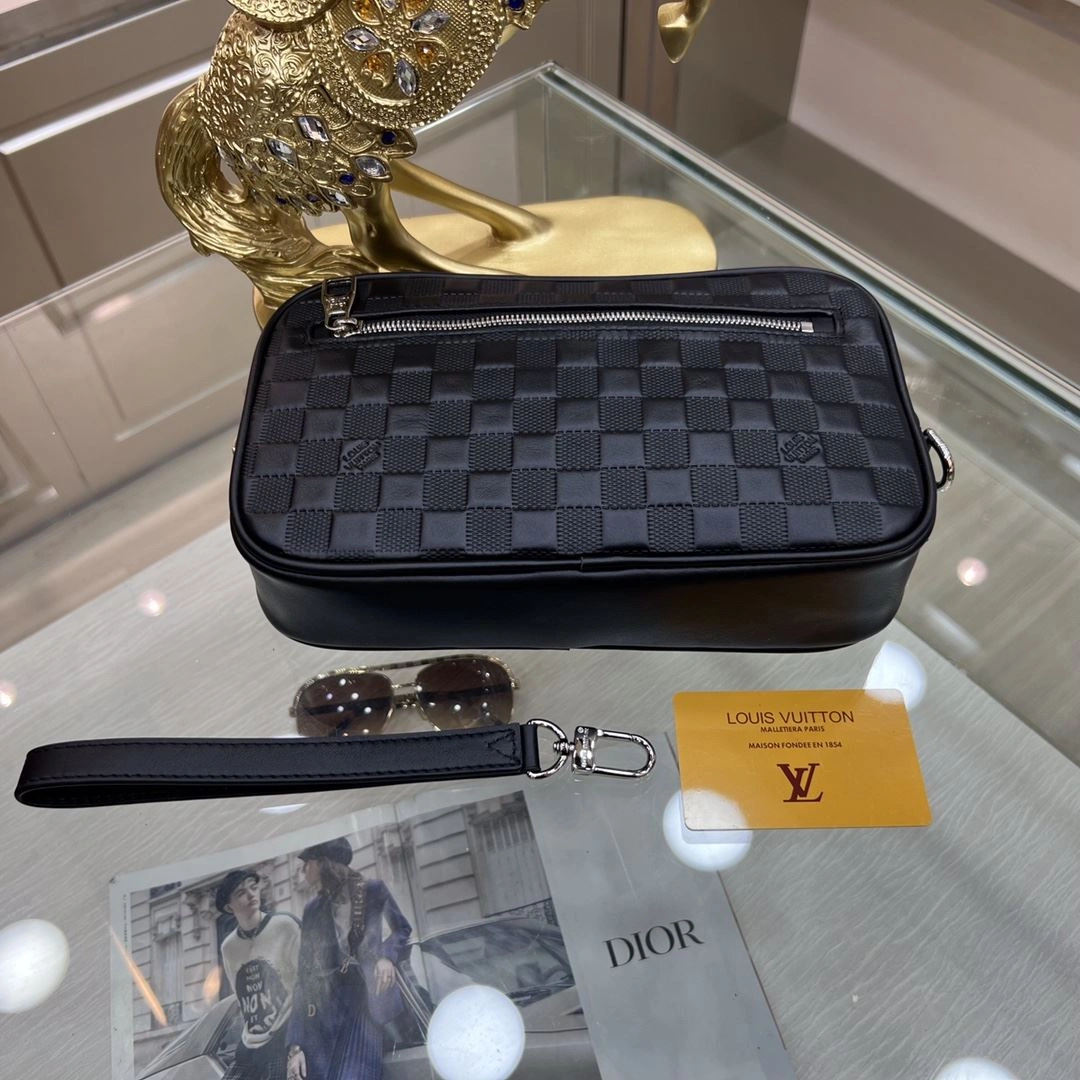 Mens Louis Vuitton Clutch Bags HighQuality 91734