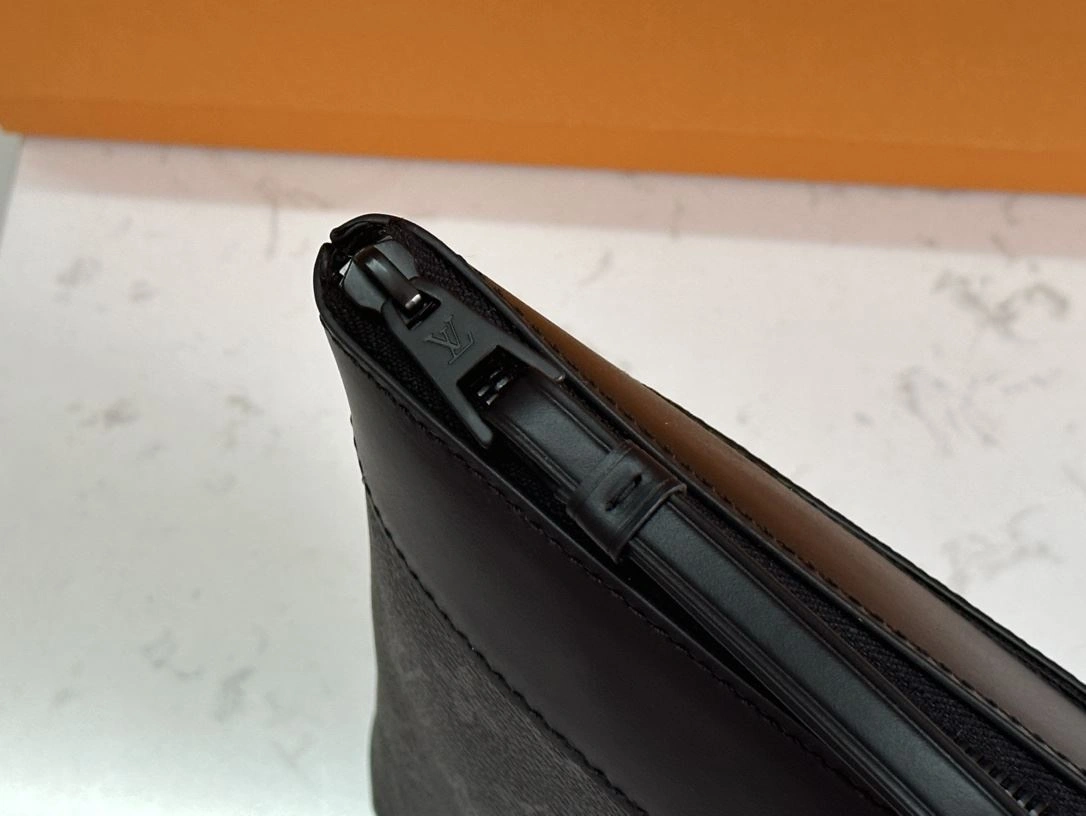 Mens Louis Vuitton Clutch Bags Breathable 91738