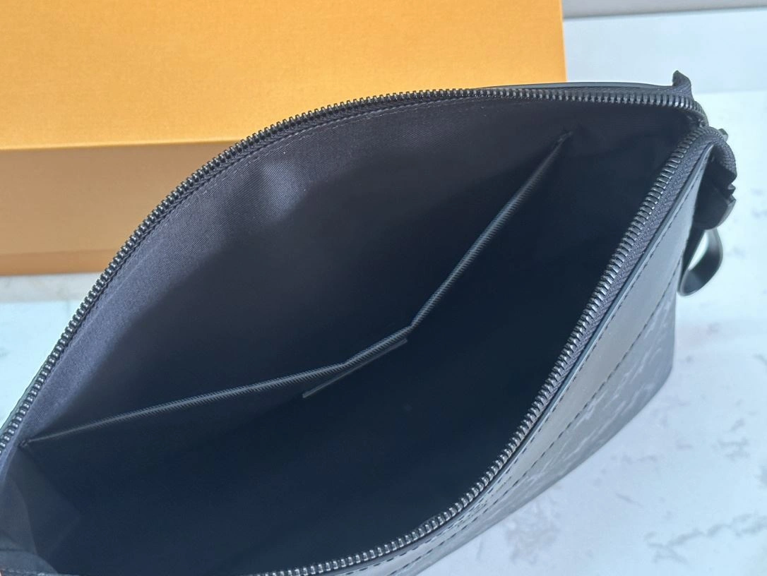 Mens Louis Vuitton Clutch Bags Breathable 91738