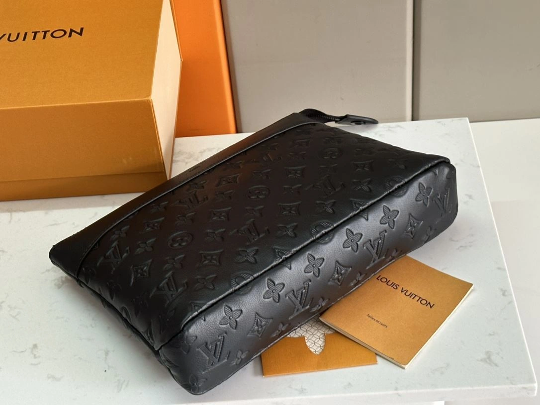 Mens Louis Vuitton Clutch Bags Effortless 91724
