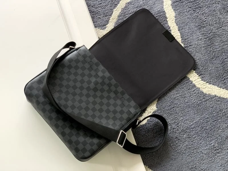 TechFriendly Mens Louis Vuitton Satchel Bags 42092