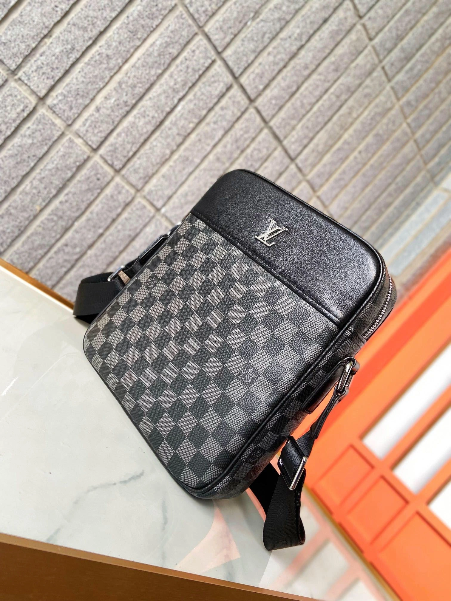 Reliable Mens Louis Vuitton Satchel Bags 92696