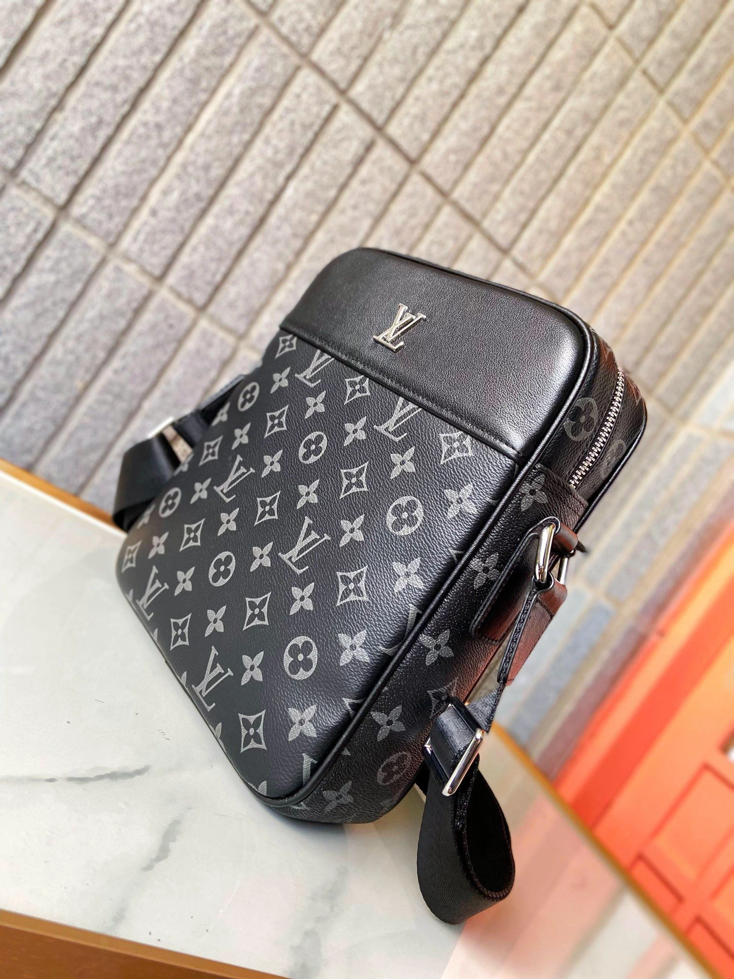 Mens Louis Vuitton Satchel Bags Sleek 92694