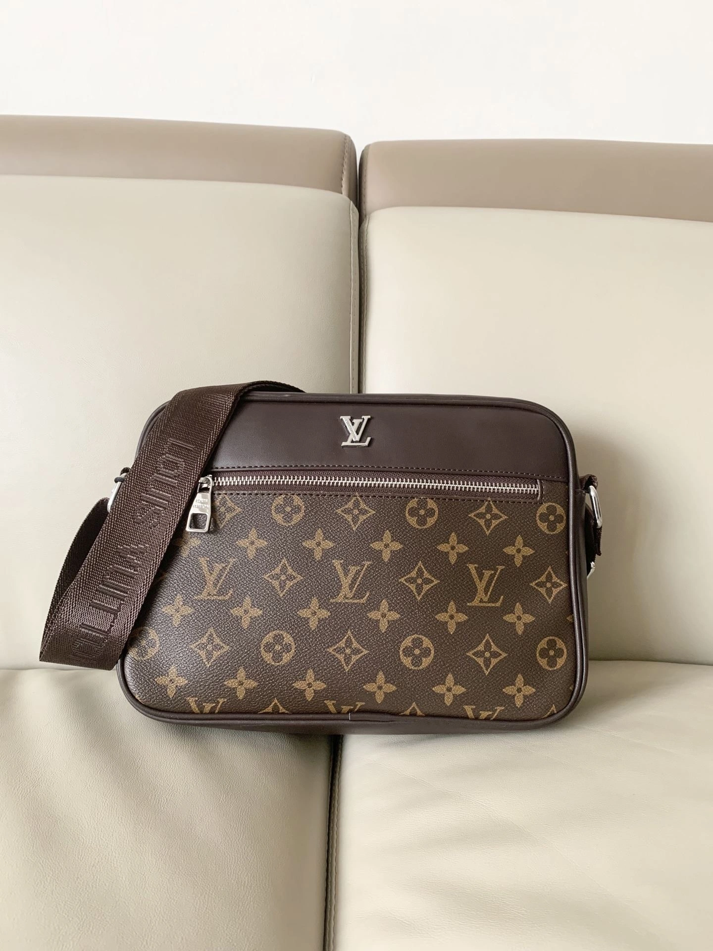 Mens Louis Vuitton Satchel Bags SmartChoice 92727