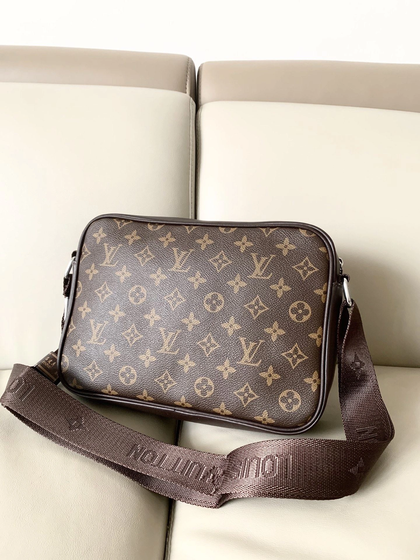 Mens Louis Vuitton Satchel Bags SmartChoice 92727