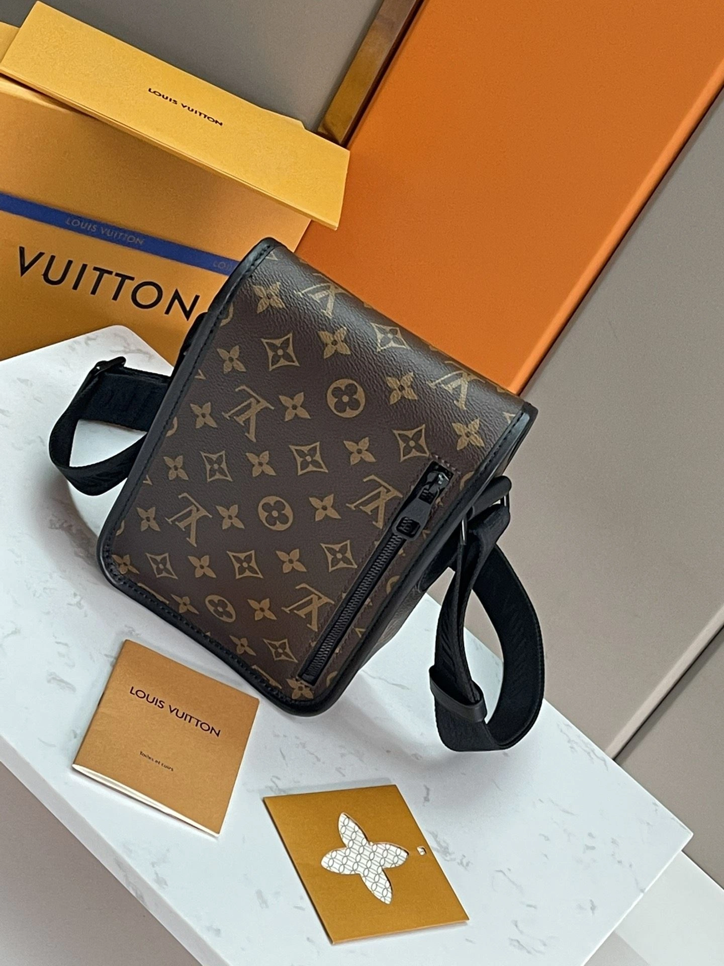 EasyCare Mens Louis Vuitton Satchel Bags 91731