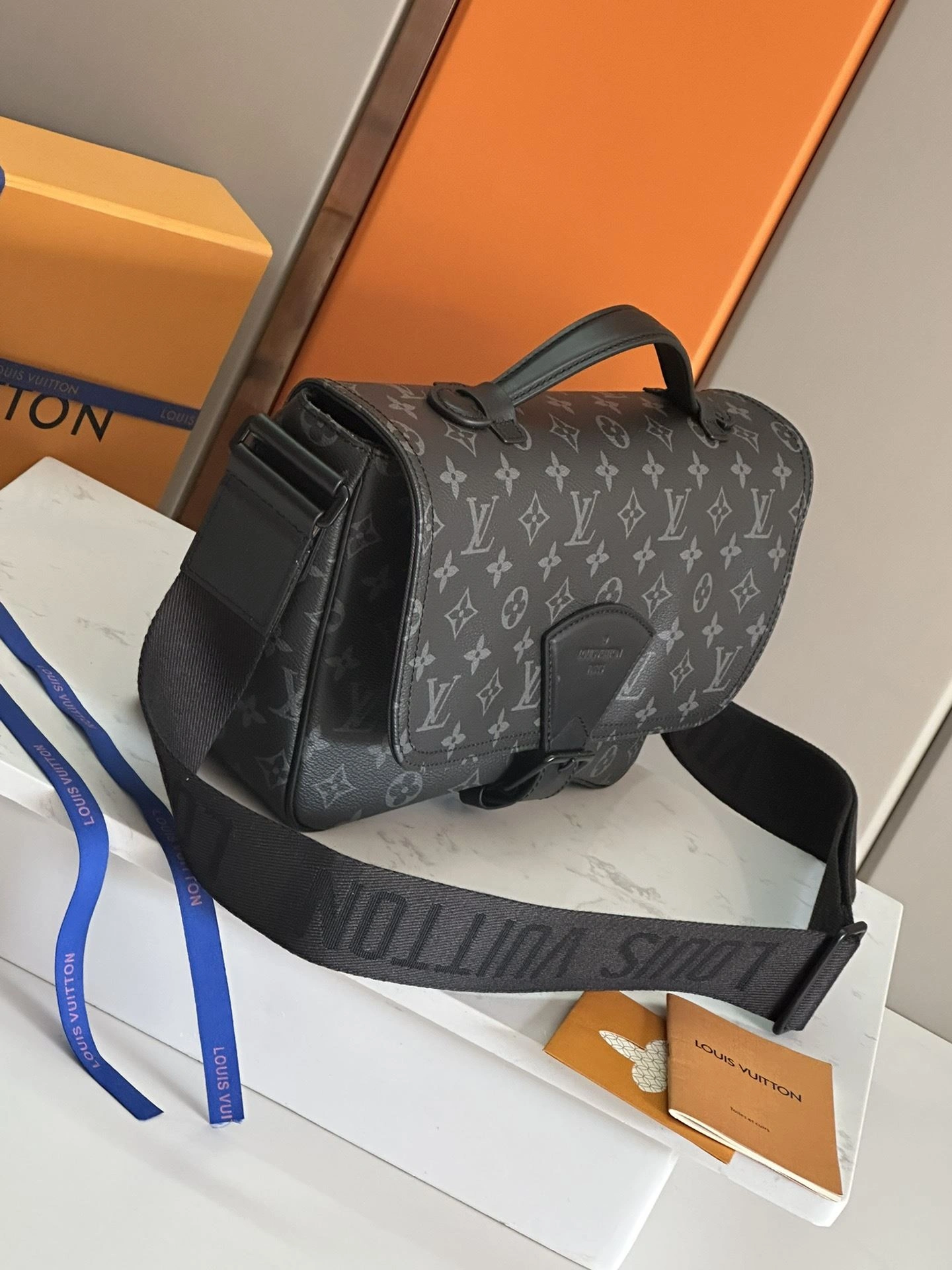 SmoothTexture Mens Louis Vuitton Satchel Bags 91721