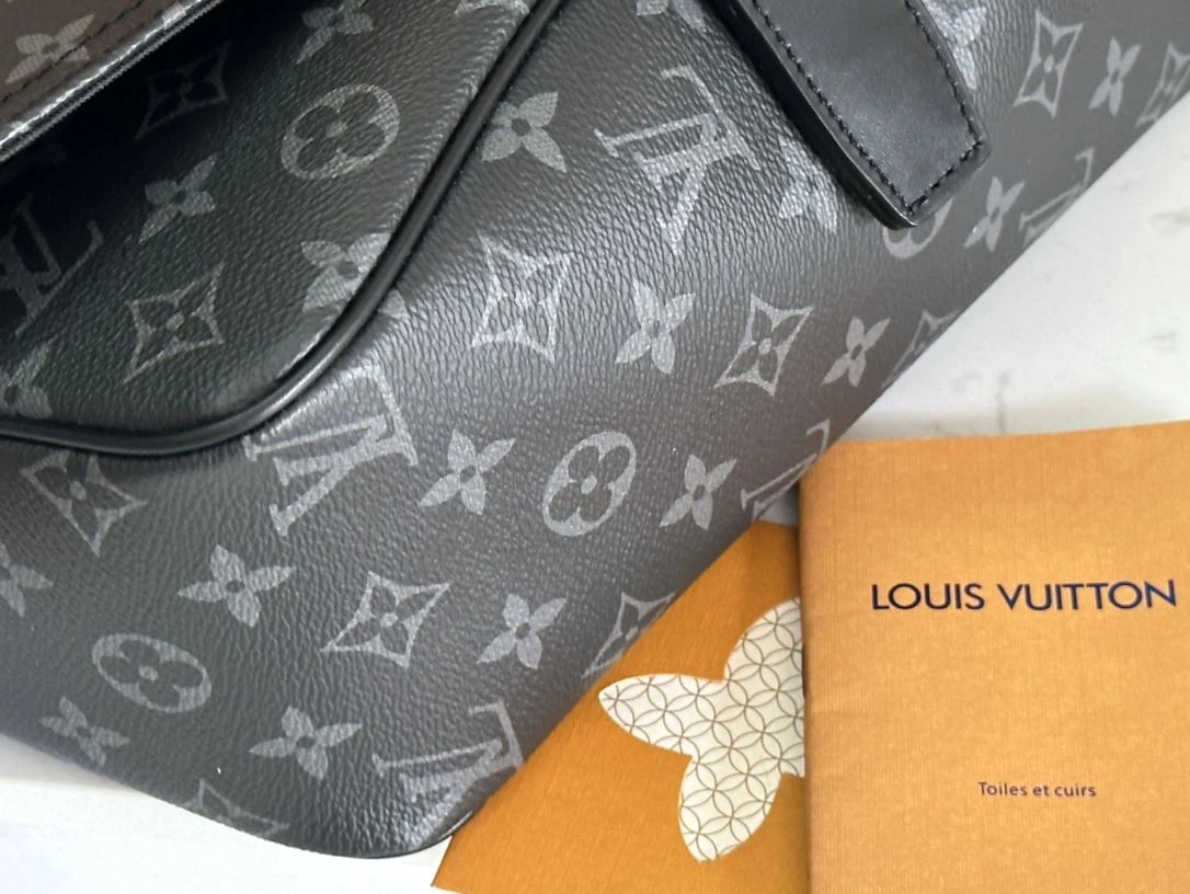 SmoothTexture Mens Louis Vuitton Satchel Bags 91721