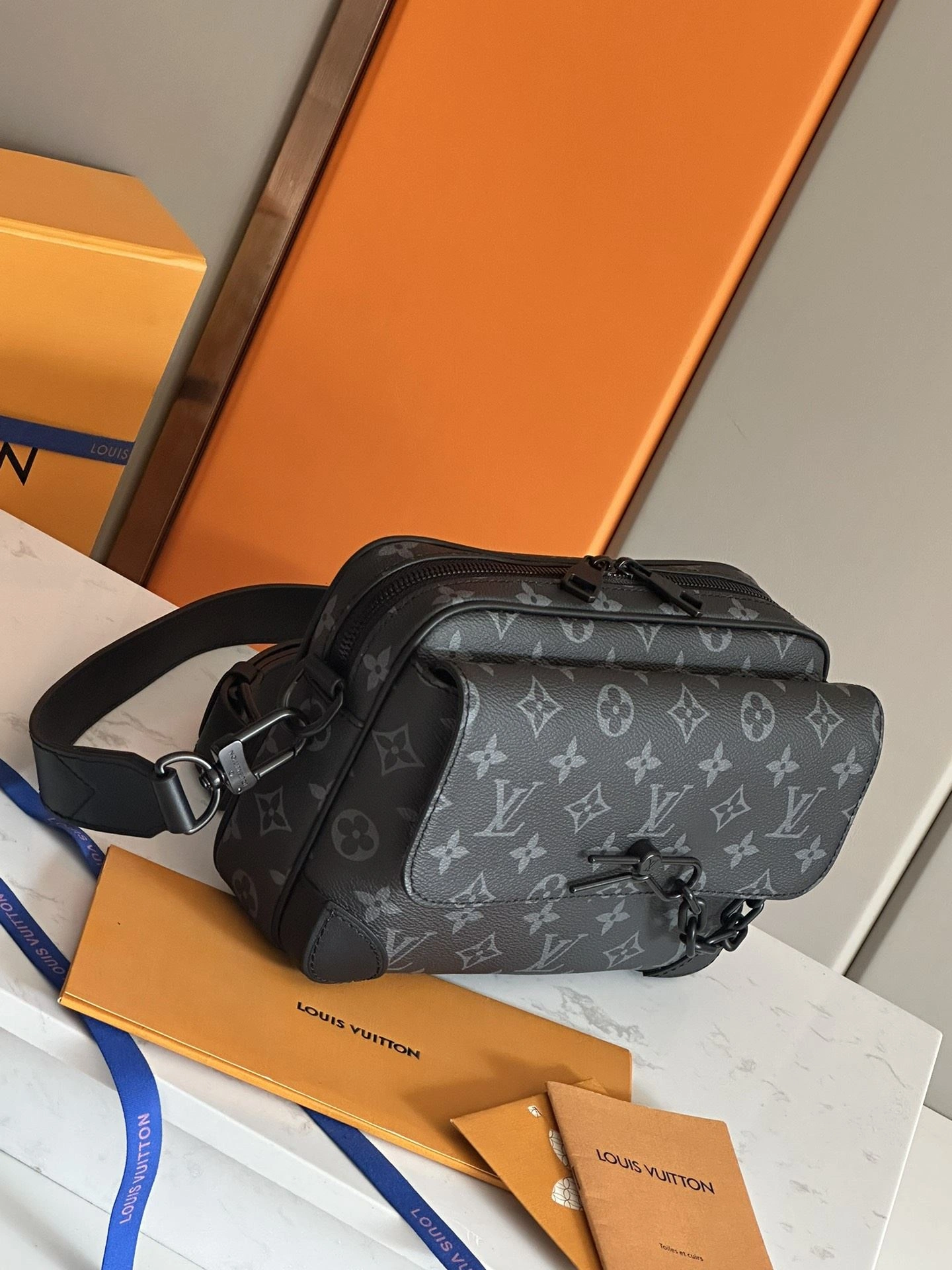 Mens Louis Vuitton Satchel Bags QuickDry 91713