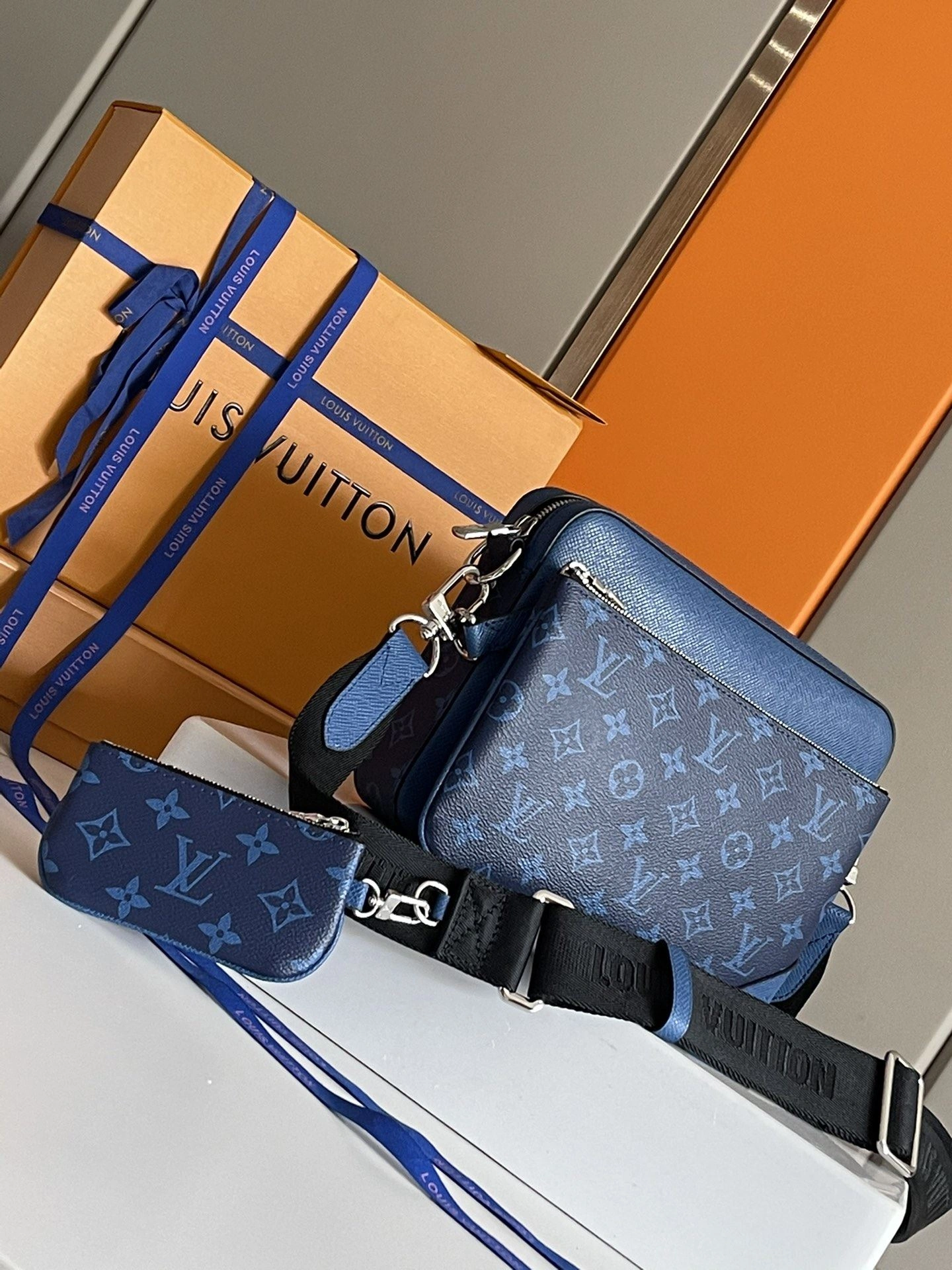 Mens Louis Vuitton Satchel Bags Cozy 91727