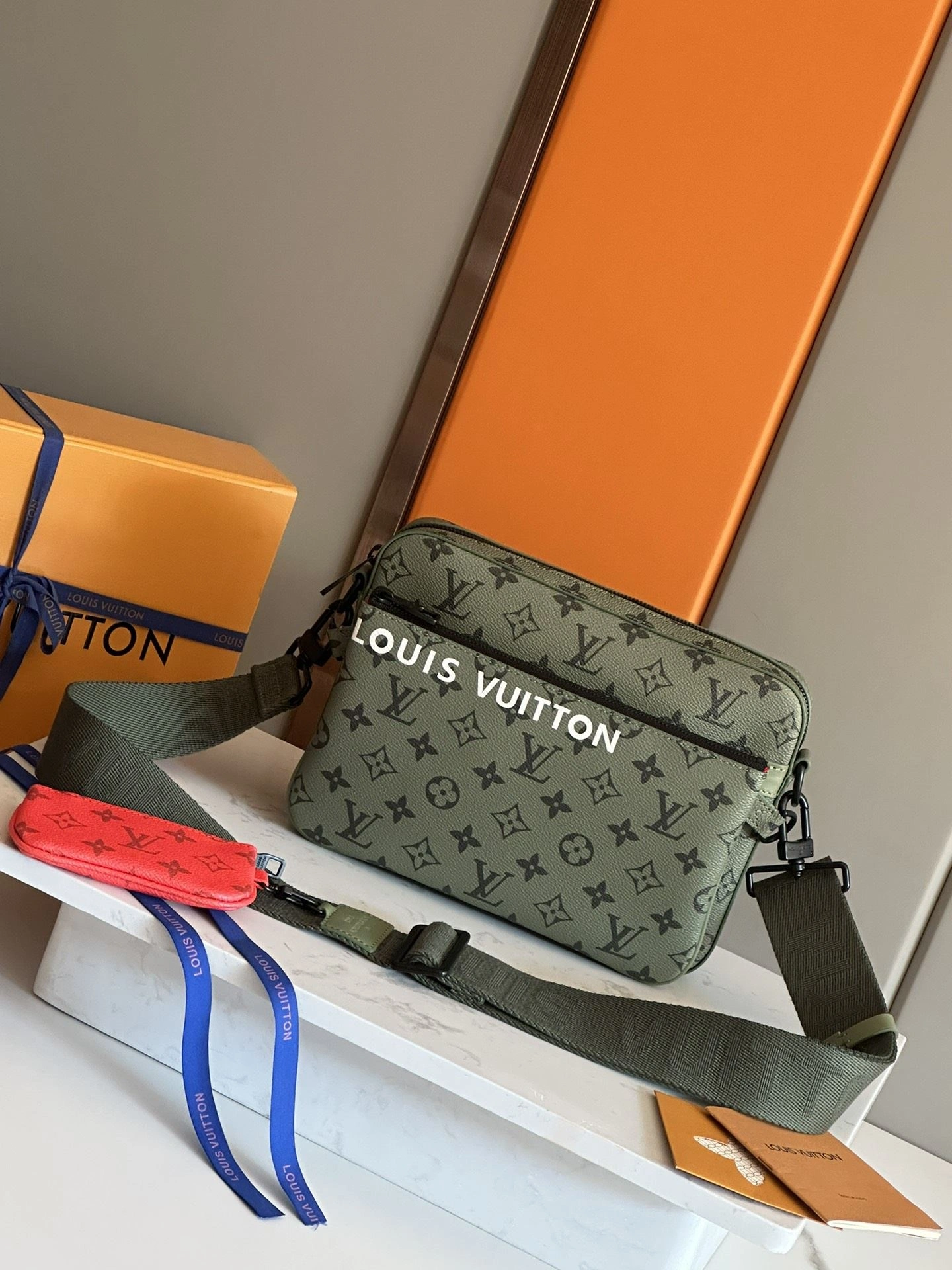 Colorful Mens Louis Vuitton Satchel Bags 91696