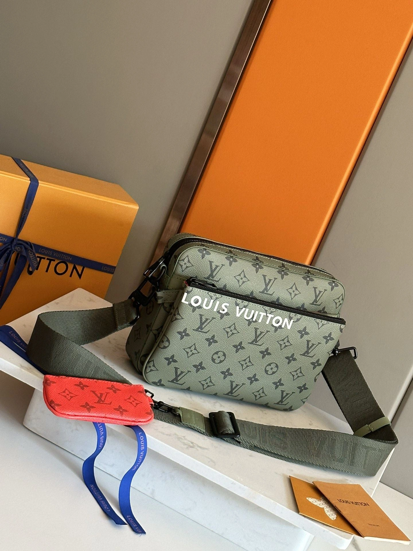 Colorful Mens Louis Vuitton Satchel Bags 91696
