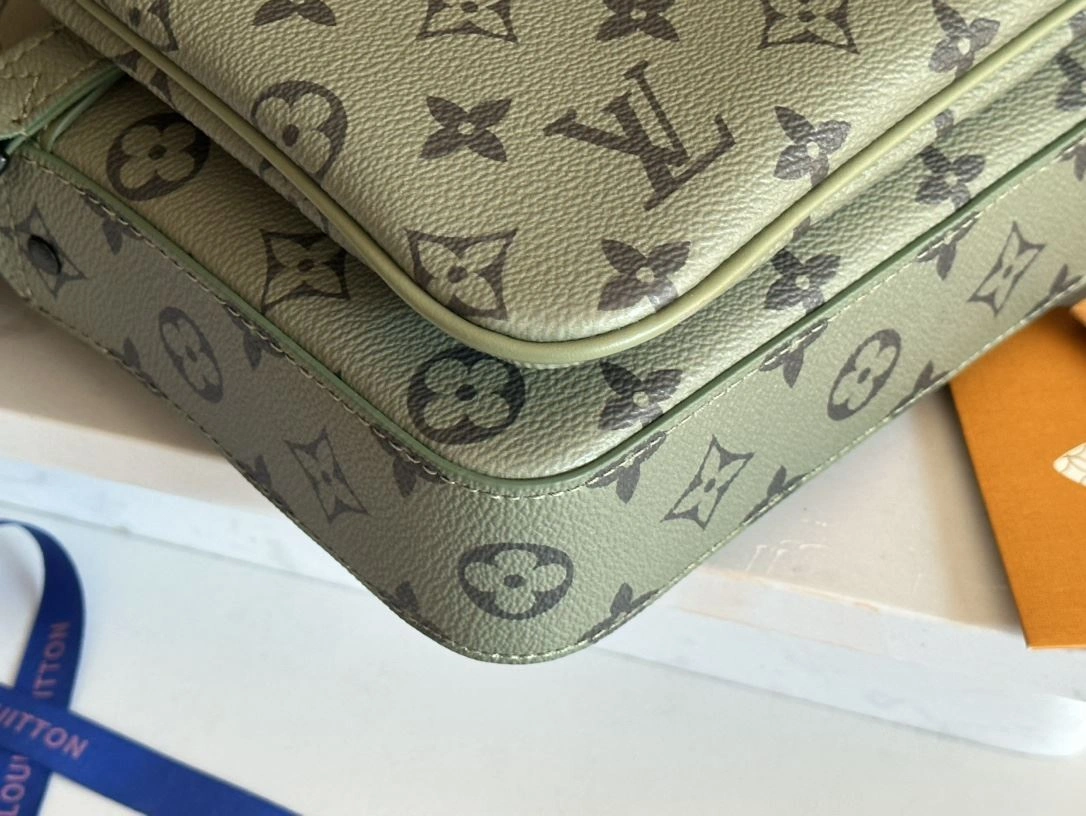 Colorful Mens Louis Vuitton Satchel Bags 91696