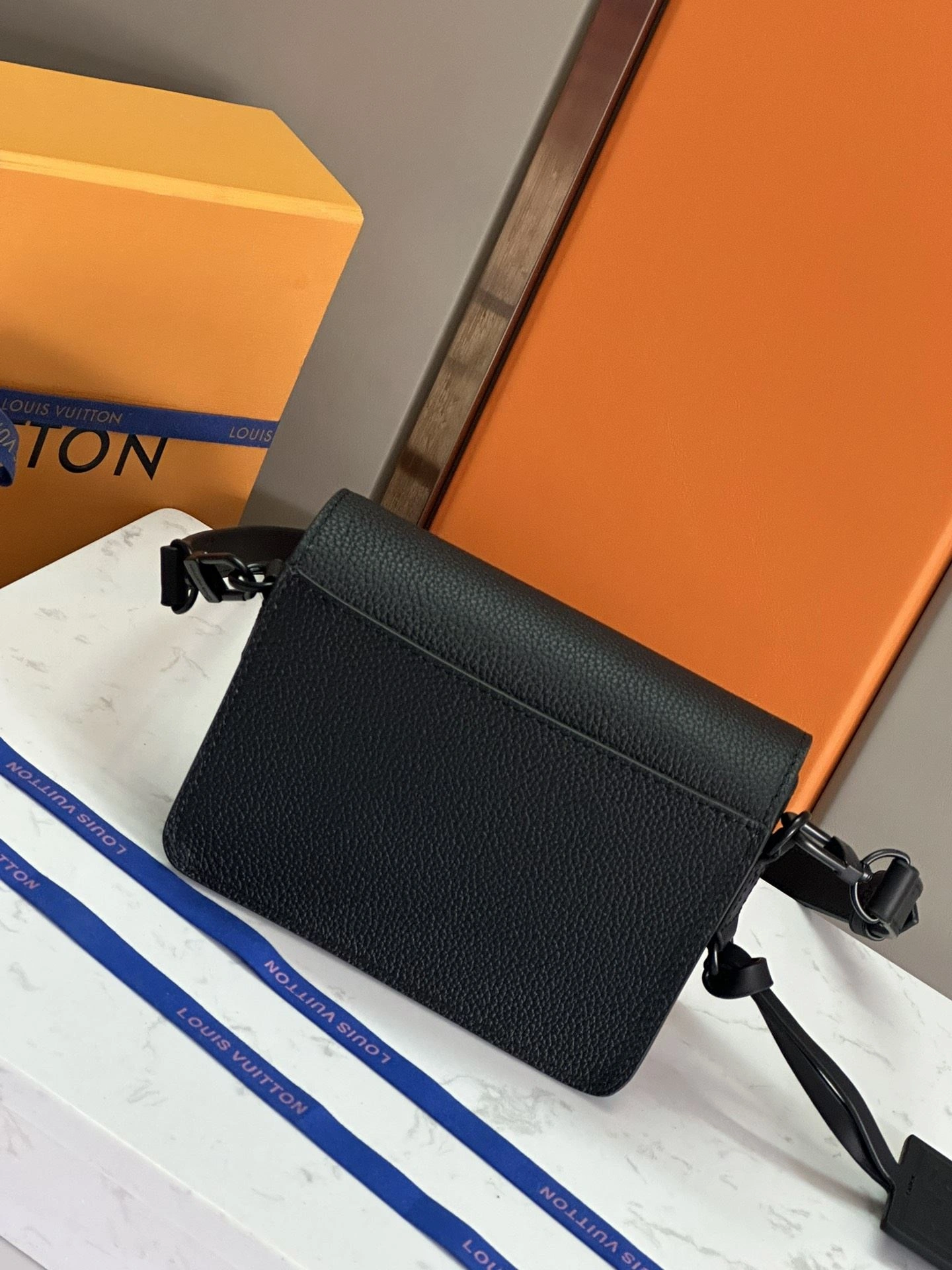 Mens Louis Vuitton Satchel Bags TimelessDesign 91690