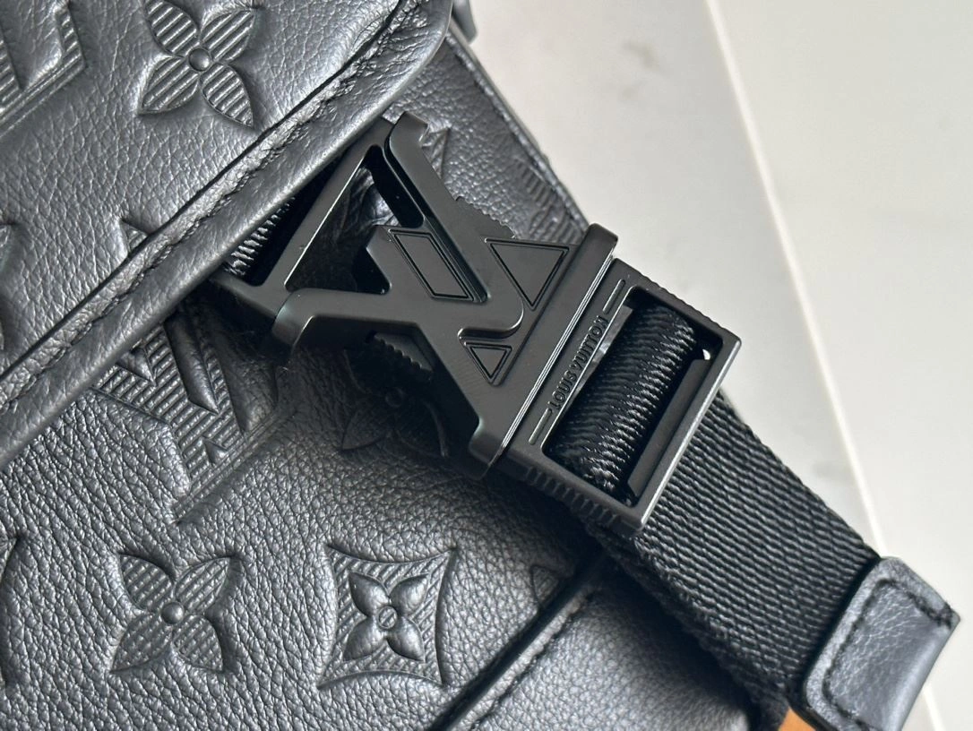 WellDesigned Mens Louis Vuitton Satchel Bags 91778