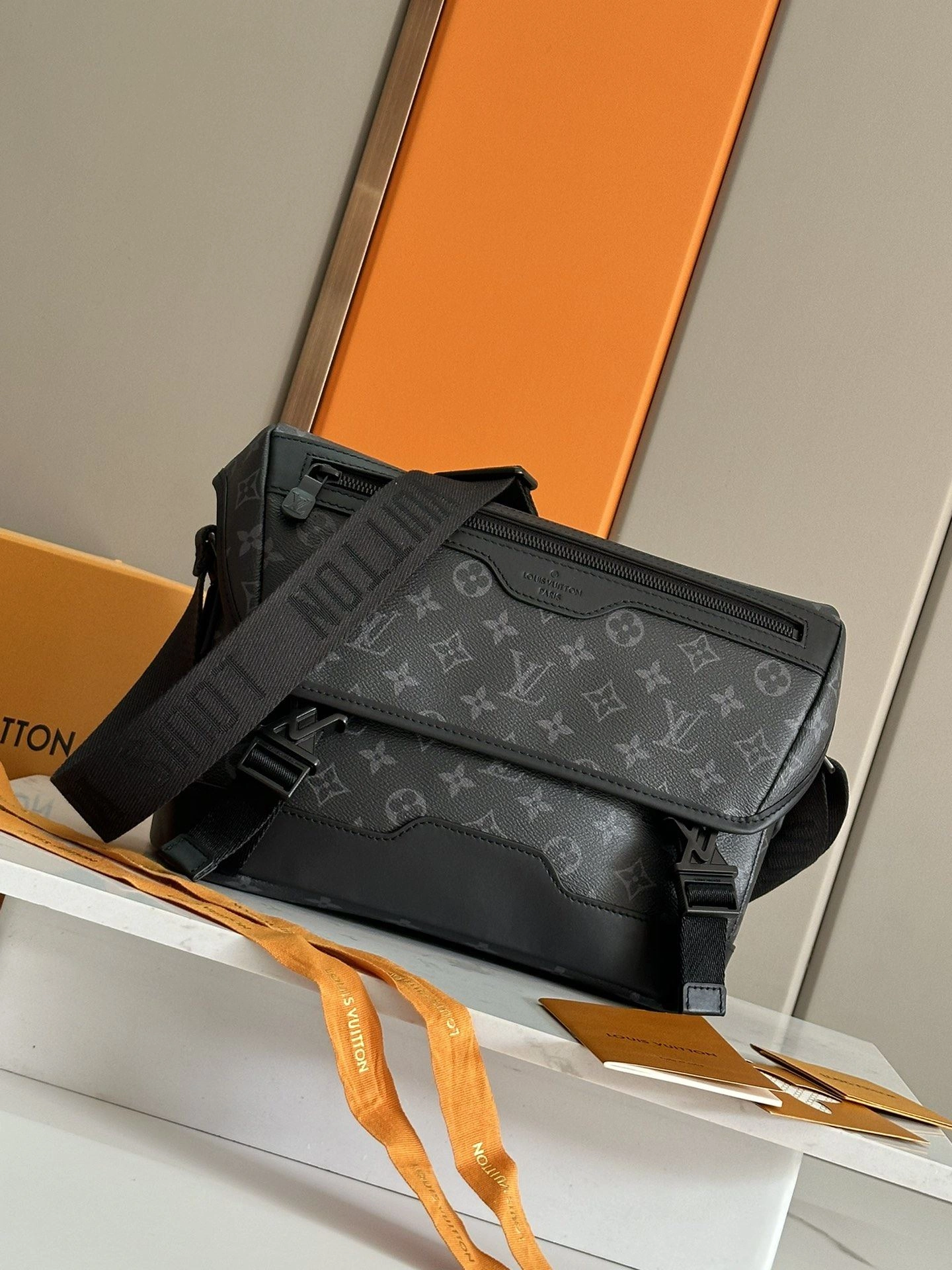 Mens Louis Vuitton Satchel Bags Chic 91682