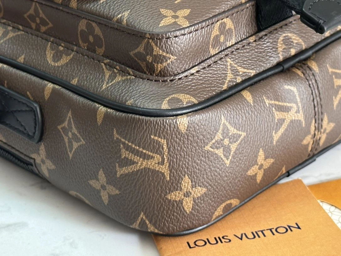 ZipUp Mens Louis Vuitton Satchel Bags 91675