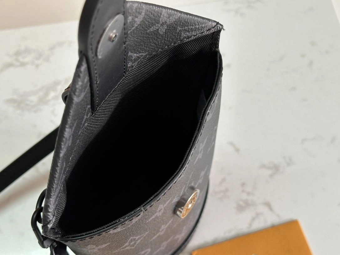 Mens Louis Vuitton Satchel Bags Minimalist 91673