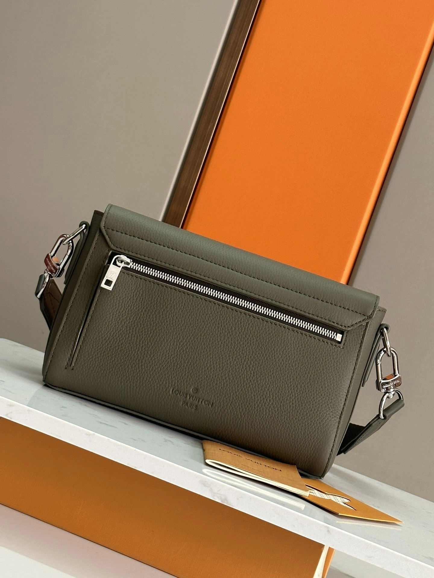 Vibrant Mens Louis Vuitton Satchel Bags 91664