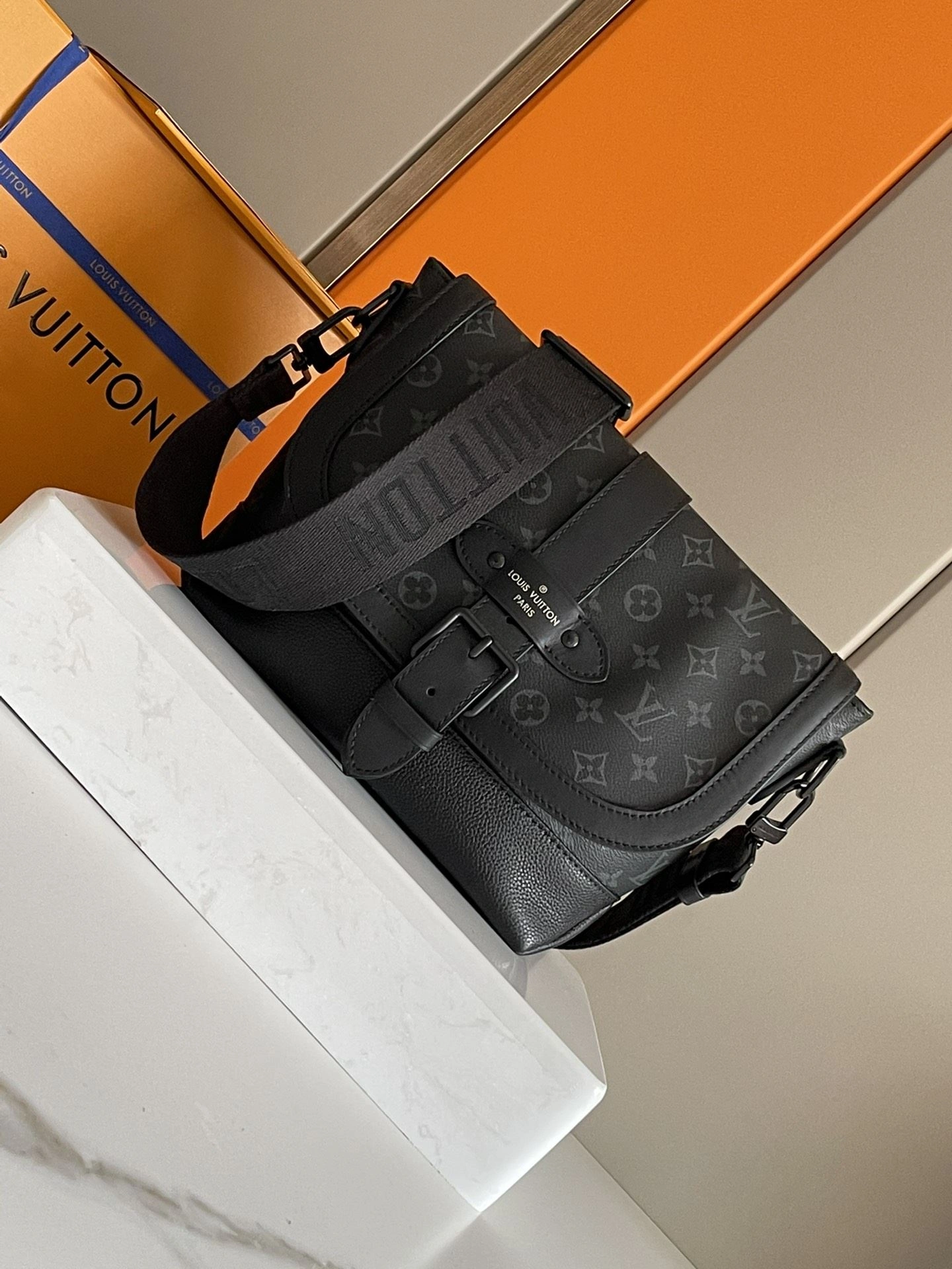 Sleek Mens Louis Vuitton Satchel Bags 91657