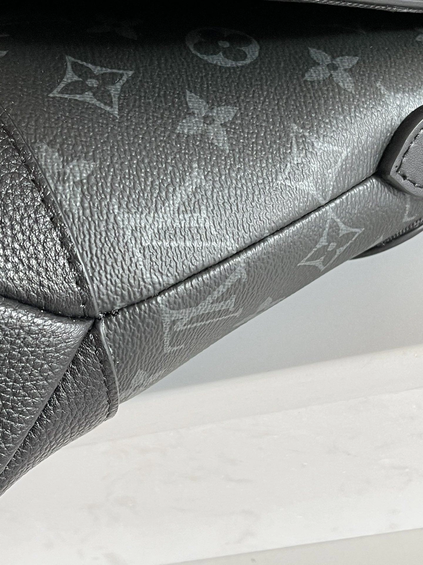 Sleek Mens Louis Vuitton Satchel Bags 91657