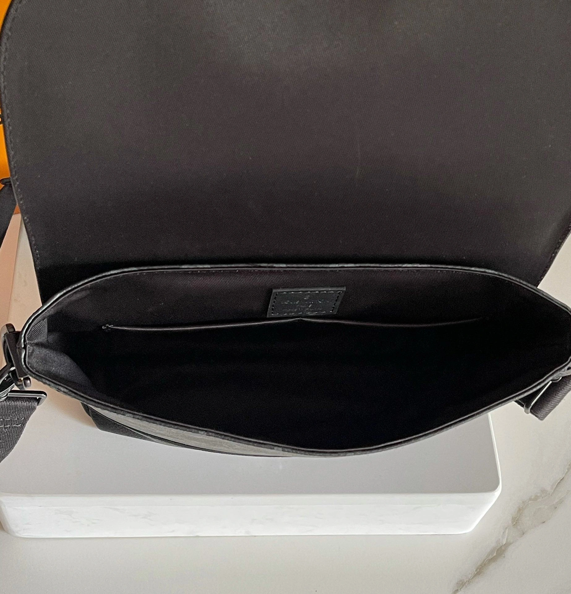 Sleek Mens Louis Vuitton Satchel Bags 91657