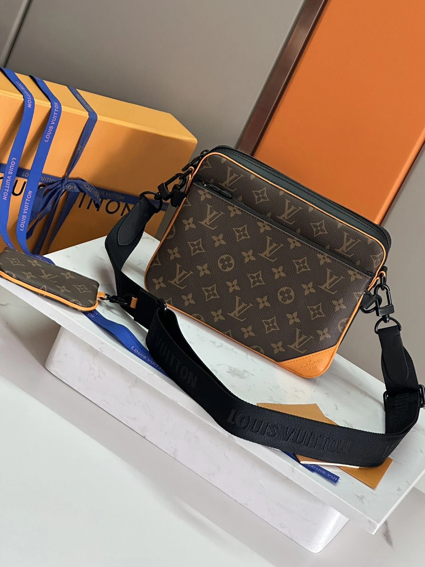 Compact Mens Louis Vuitton Satchel Bags 91685