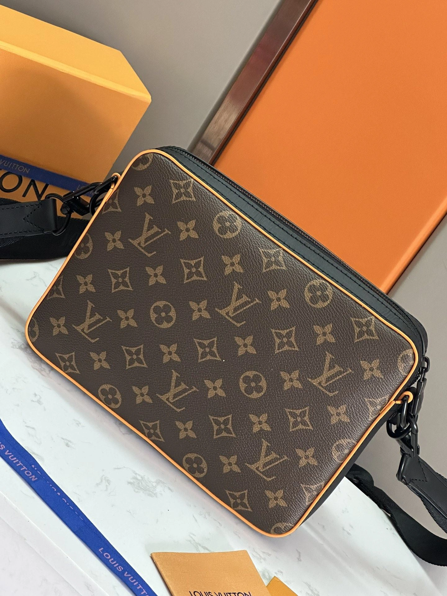 Compact Mens Louis Vuitton Satchel Bags 91685