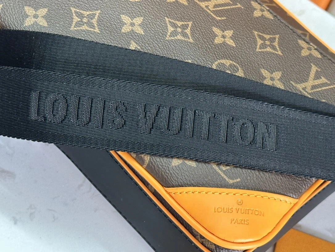 Compact Mens Louis Vuitton Satchel Bags 91685