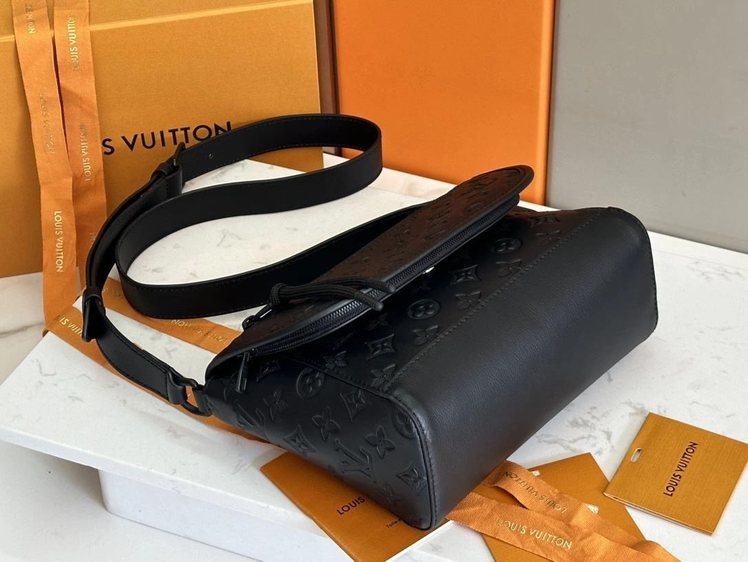 WeatherProof Mens Louis Vuitton Satchel Bags 91649
