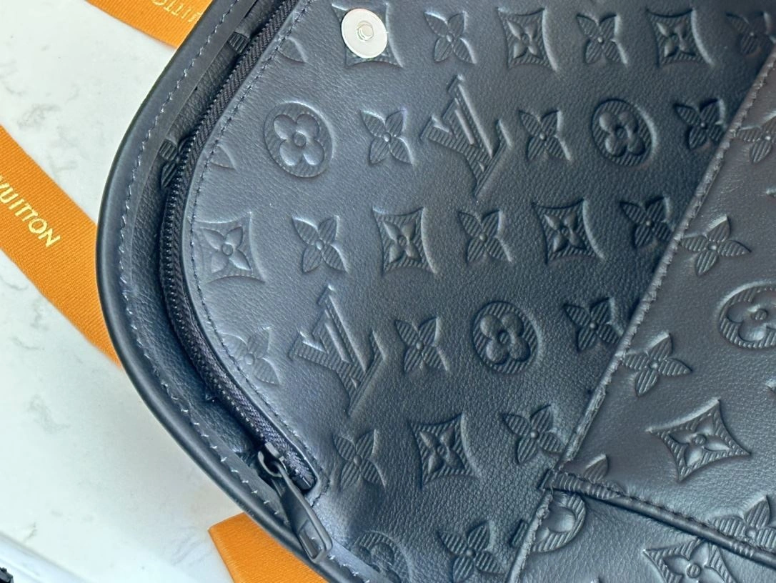 WeatherProof Mens Louis Vuitton Satchel Bags 91649
