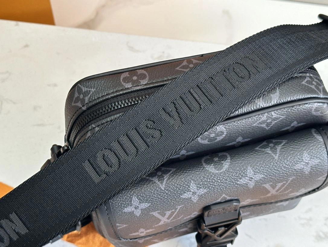 Mens Louis Vuitton Satchel Bags Elegant 91655