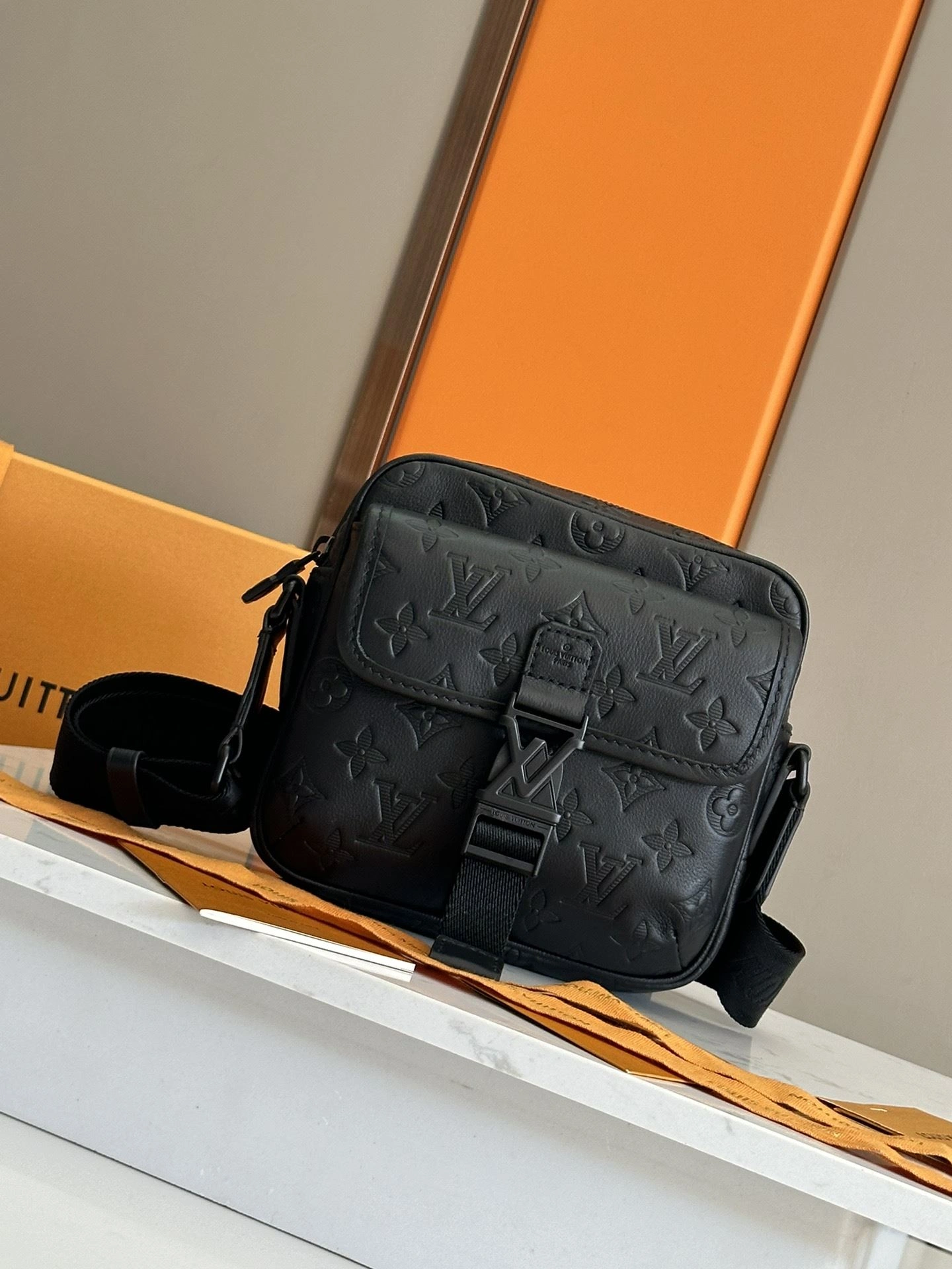 Breathable Mens Louis Vuitton Satchel Bags 91686