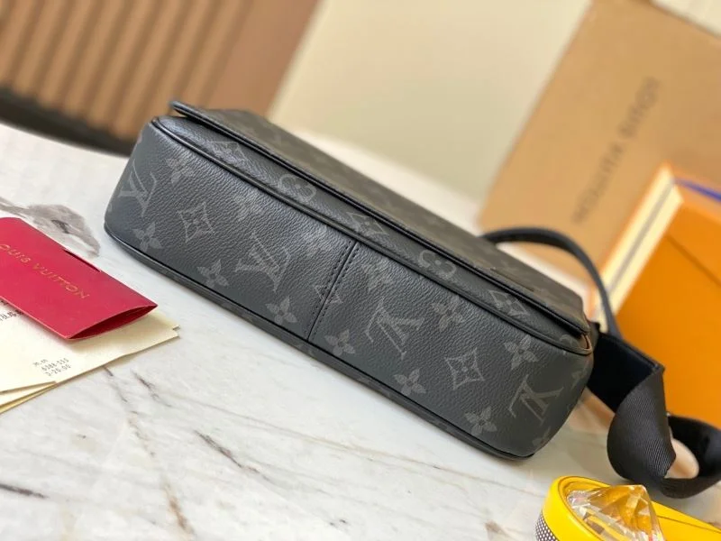 EyeCatching Mens Louis Vuitton Satchel Bags 39314
