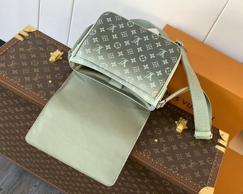 Sustainable Mens Louis Vuitton Satchel Bags 38686