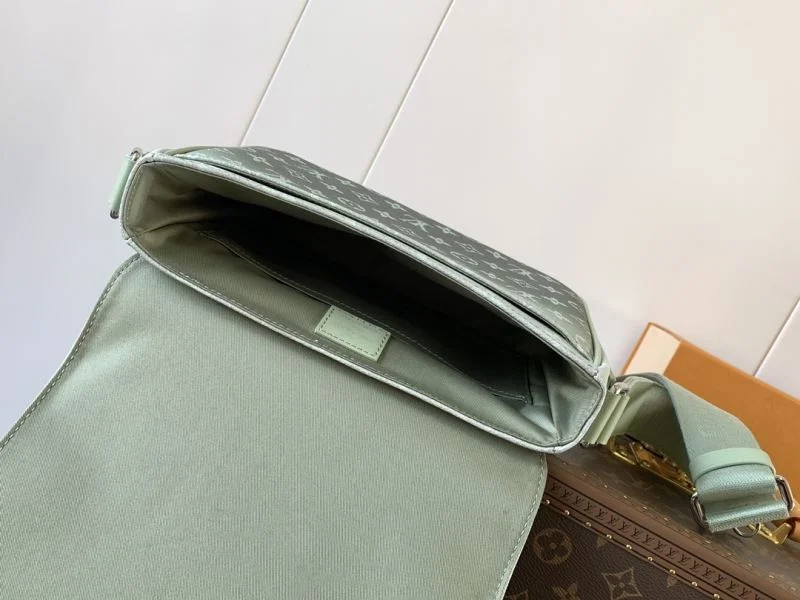 Sustainable Mens Louis Vuitton Satchel Bags 38686
