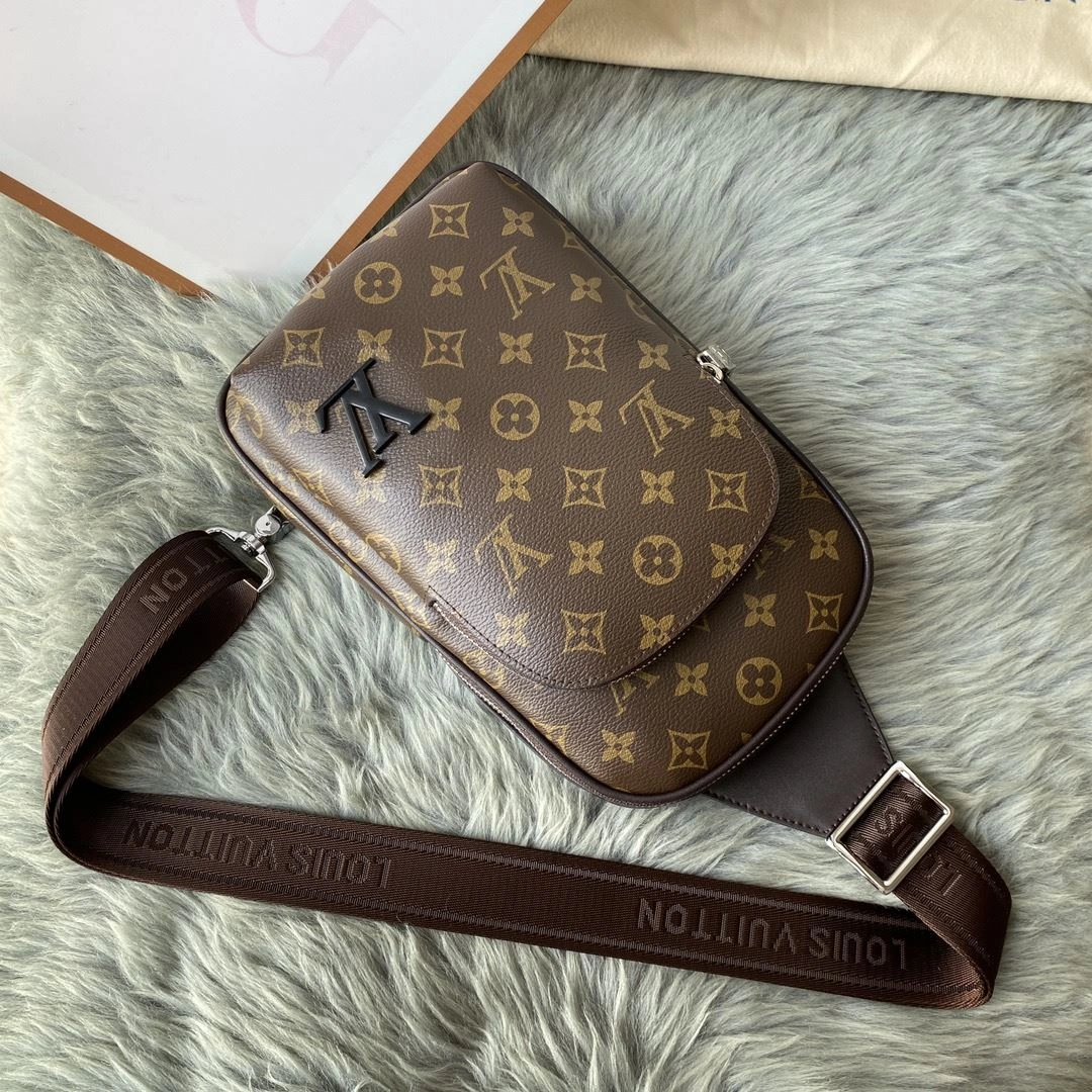 Mens Louis Vuitton Waist Chest Packs Attractive 92677