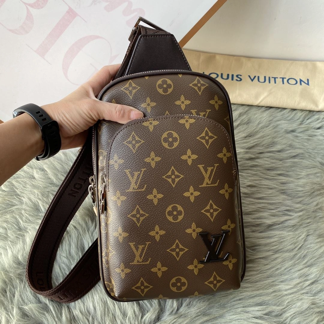 Mens Louis Vuitton Waist Chest Packs Attractive 92677