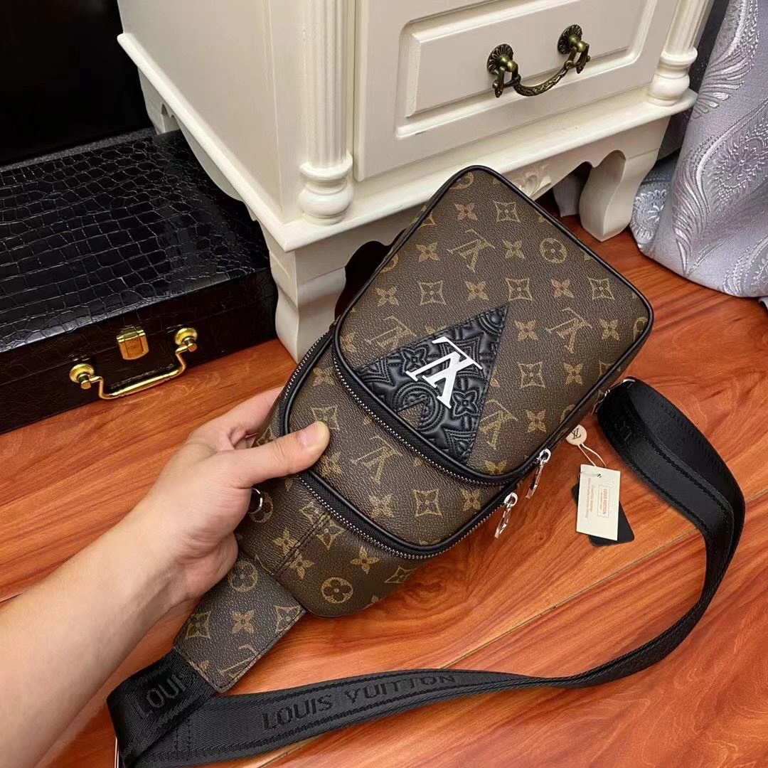 Mens Louis Vuitton Waist Chest Packs Bold 92648