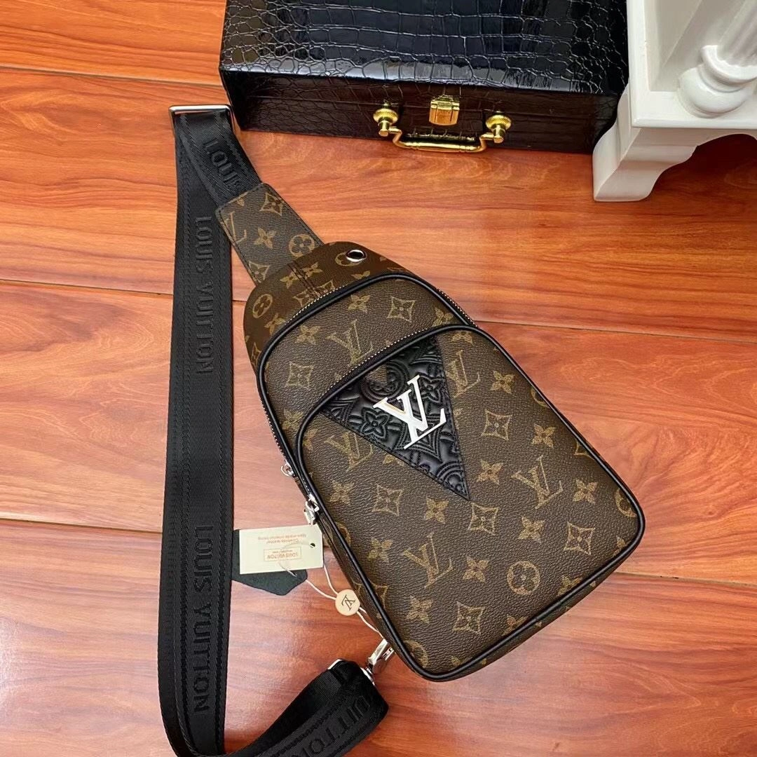 Mens Louis Vuitton Waist Chest Packs Bold 92648