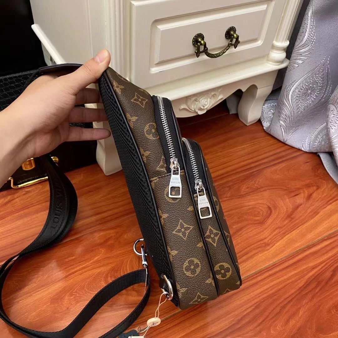 Mens Louis Vuitton Waist Chest Packs Bold 92648