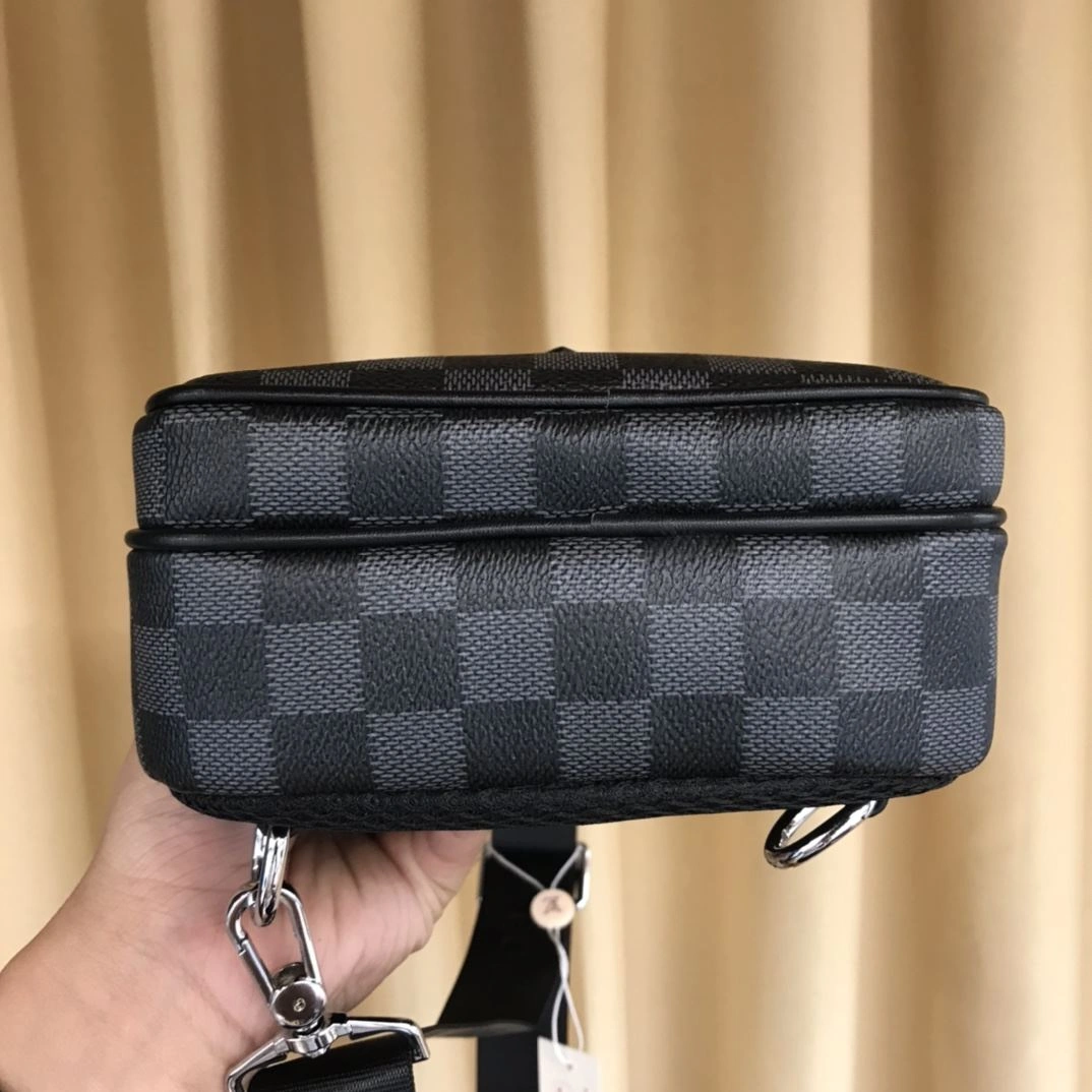 Mens Louis Vuitton Waist Chest Packs Durable 92653