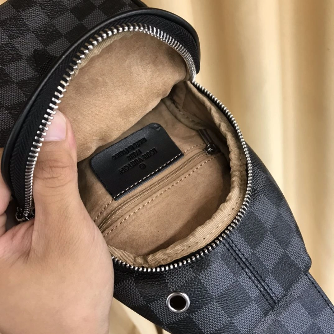 Mens Louis Vuitton Waist Chest Packs Durable 92653